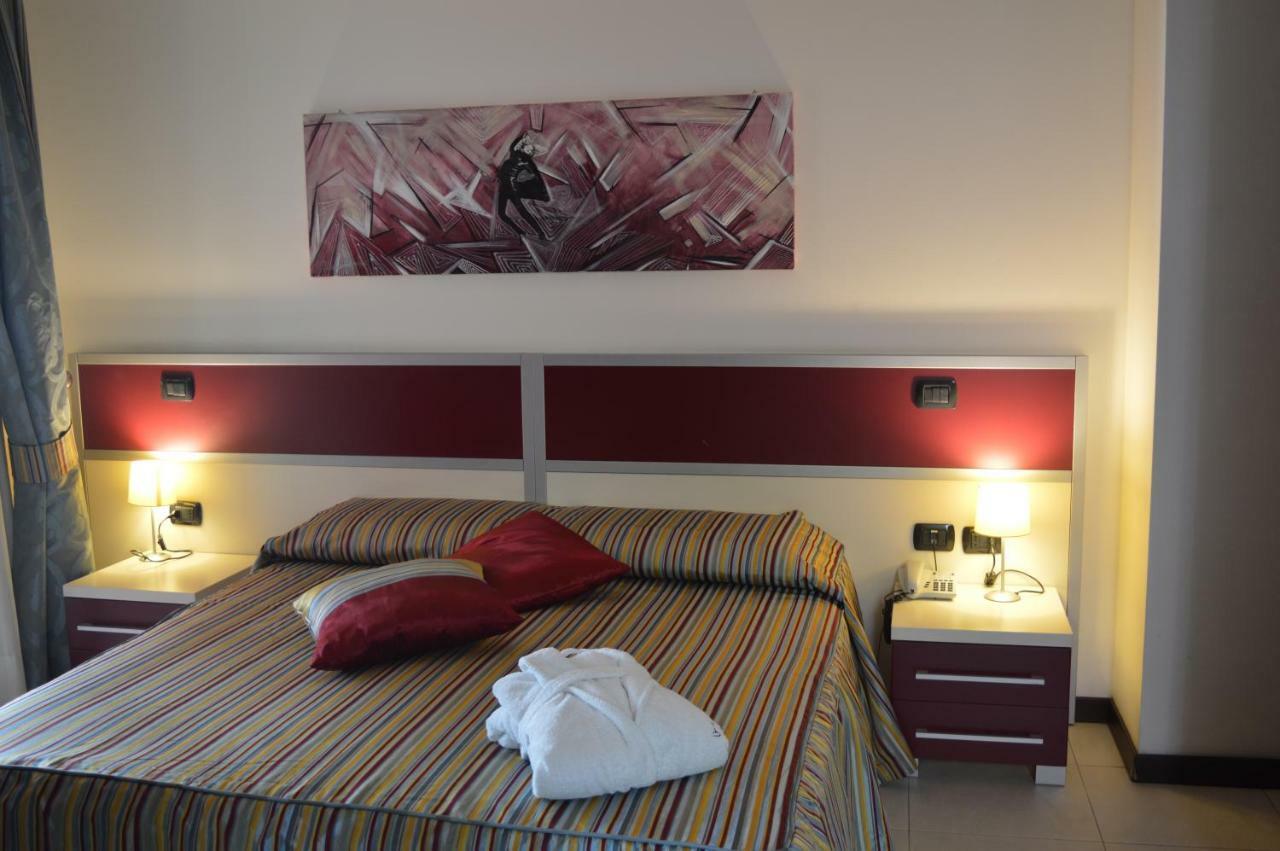 Vescovo Rosso Hotel Cosenza Extérieur photo